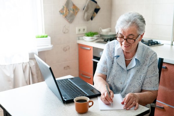 Downsizing to an Apartment: What to Keep & What to Let Go